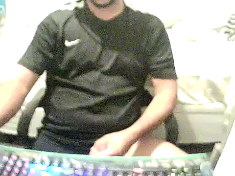 Snapshot of lzinrj chatting on August 4, 3:10 am lzinrj online show from August 4, 3:10 am