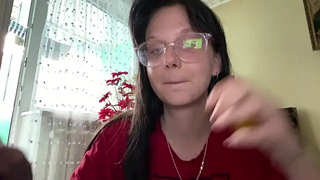 Snapshot of HeatherMiley chatting on July 21, 9:22 am HeatherMiley online show from July 21, 9:22 am