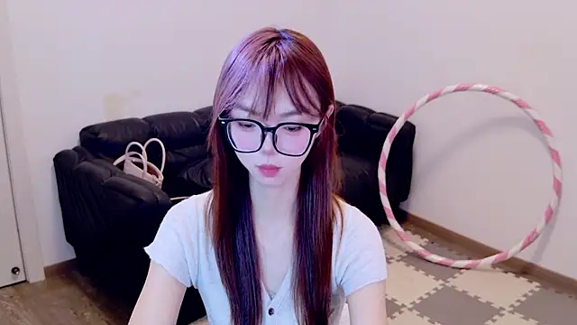 Snapshot of classy-01 chatting on August 6, 8:49 am classy-01 online show from August 6, 8:49 am