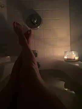 KittyBankz online show from July 22, 3:04 pm