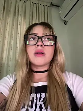 Snapshot of ZoeJhonson-1 chatting on July 28, 11:15 pm ZoeJhonson-1 online show from July 28, 11:15 pm
