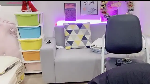 Snapshot of Katy_Bae chatting on December 28, 3:26 am Katy Bae online show from December 28, 3:26 am