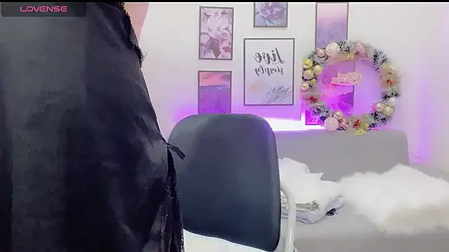 Snapshot of Katy_Bae chatting on December 30, 3:47 am Katy Bae online show from December 30, 3:47 am