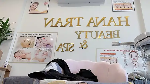 Snapshot of Katy_Bae chatting on October 17, 4:37 am Katy Bae online show from October 17, 4:37 am