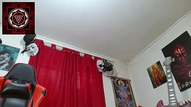 Amanda Valeska online show from April 19, 6:10 pm