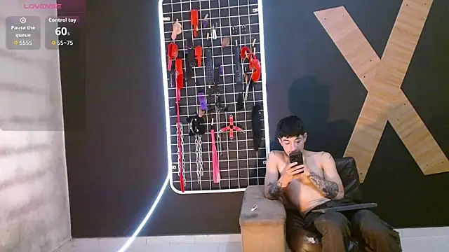 Snapshot of Melany_bdsm chatting on July 27, 8:49 pm Melany bdsm online show from July 27, 8:49 pm