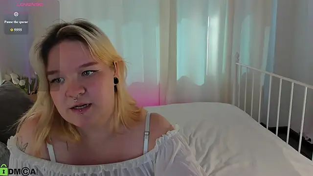 Alice Suun online show from July 27, 9:38 am