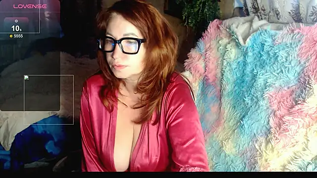 Snapshot of FlirtatiousMegan chatting on May 21, 1:23 am FlirtatiousMegan online show from May 21, 1:23 am