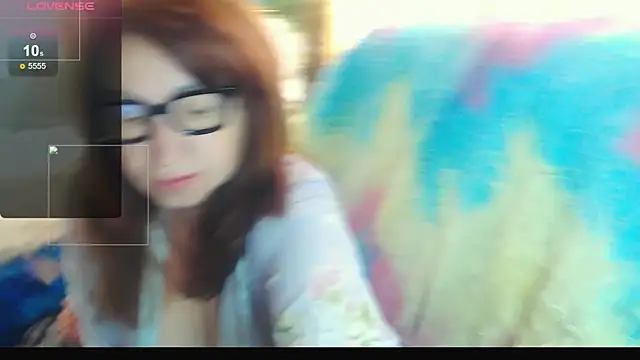 Snapshot of FlirtatiousMegan chatting on June 4, 4:07 am FlirtatiousMegan online show from June 4, 4:07 am