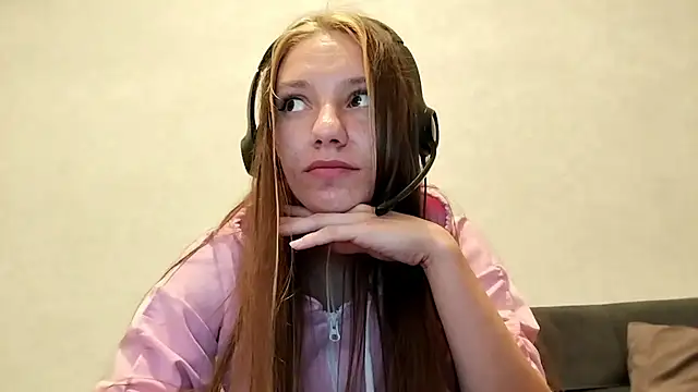 Snapshot of BethannStonefield chatting on July 30, 10:20 pm BethannStonefield online show from July 30, 10:20 pm