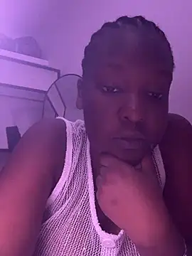 Snapshot of curvyreen chatting on August 4, 4:31 pm curvyreen online show from August 4, 4:31 pm