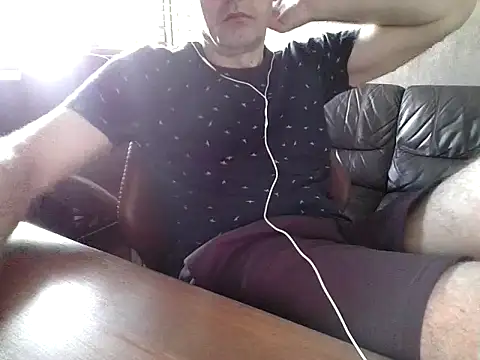 Snapshot of trebor600 chatting on January 9, 7:44 am trebor600 online show from January 9, 7:44 am