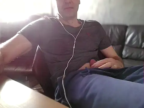 Snapshot of trebor600 chatting on March 24, 7:57 am trebor600 online show from March 24, 7:57 am