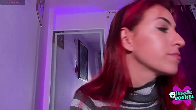 jessierocketx online show from October 28, 2:53 pm