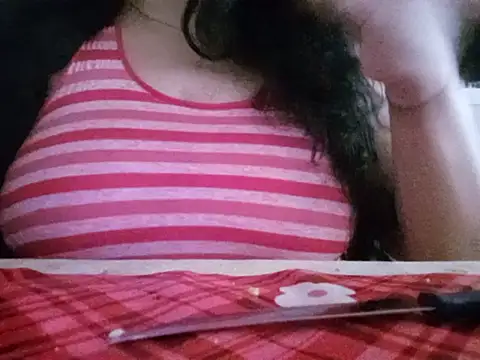 Snapshot of Tatybellaaaa chatting on July 25, 3:20 pm Tatybellaaaa online show from July 25, 3:20 pm