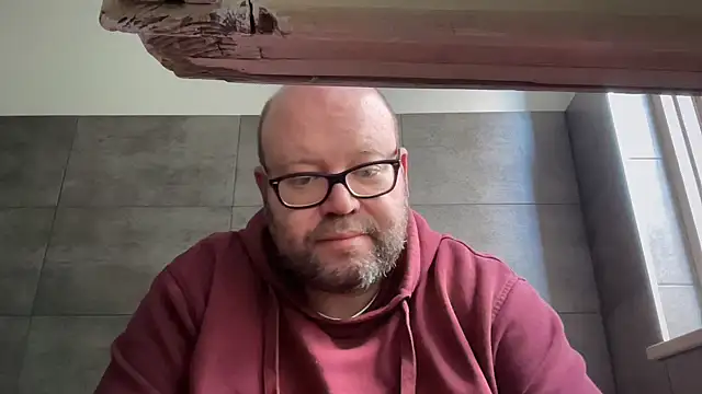 theitalianbear online show from April 8, 2:17 pm