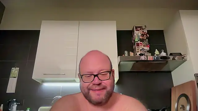 Snapshot of theitalianbear chatting on May 15, 11:23 pm theitalianbear online show from May 15, 11:23 pm