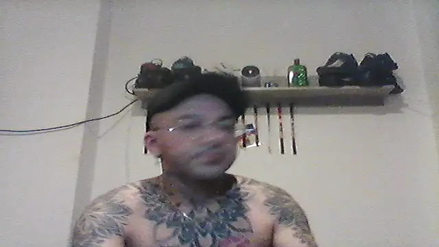 Snapshot of MagicStickBoy chatting on July 9, 9:19 pm MagicStickBoy online show from July 9, 9:19 pm