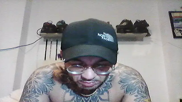 Snapshot of MagicStickBoy chatting on July 12, 9:22 am MagicStickBoy online show from July 12, 9:22 am