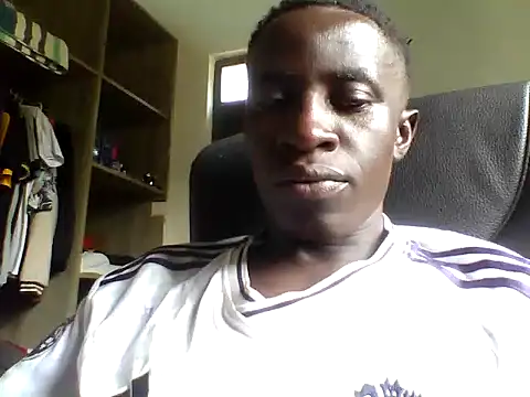 Snapshot of Roy_adventures chatting on July 26, 8:21 am Roy adventures online show from July 26, 8:21 am