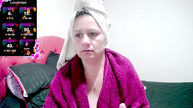 Snapshot of sexy_jhoan88 chatting on July 15, 10:31 am sexy jhoan88 online show from July 15, 10:31 am
