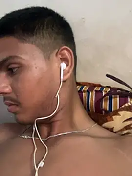 Snapshot of Suryansh_0218 chatting on July 26, 9:49 am Suryansh 0218 online show from July 26, 9:49 am