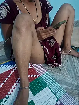 Snapshot of MEERA8008 chatting on August 6, 12:01 am MEERA8008 online show from August 6, 12:01 am