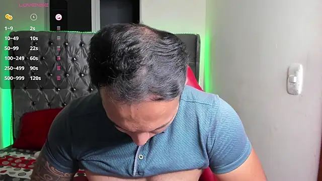 mrloganfuck1 online show from June 18, 6:57 am