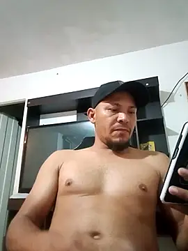 Snapshot of Quijada33o chatting on August 9, 2:02 am Quijada33o online show from August 9, 2:02 am