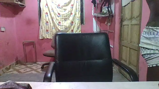 Snapshot of blakkvirus chatting on December 23, 10:01 pm blakkvirus online show from December 23, 10:01 pm