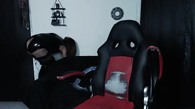 april simons2 online show from January 12, 10:34 am