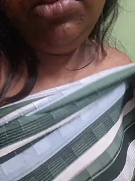 Snapshot of tamilfathima chatting on August 1, 8:19 pm tamilfathima online show from August 1, 8:19 pm