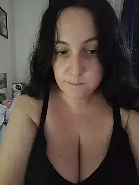 Snapshot of Wini_87 chatting on July 29, 9:35 pm Wini 87 online show from July 29, 9:35 pm