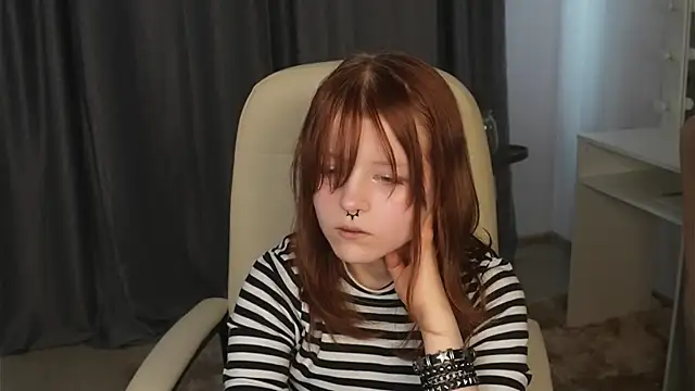 Snapshot of DanutaKauo chatting on August 5, 12:52 pm DanutaKauo online show from August 5, 12:52 pm