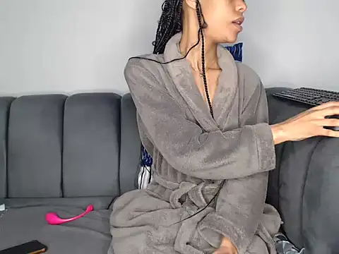 Snapshot of Butterfly_20 chatting on August 3, 6:56 am Butterfly 20 online show from August 3, 6:56 am