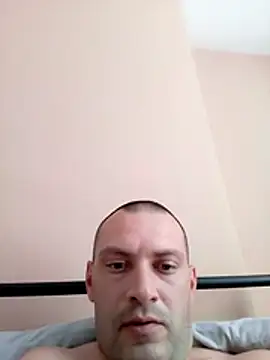 Snapshot of klanvezer chatting on August 2, 3:43 pm klanvezer online show from August 2, 3:43 pm