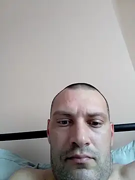 Snapshot of klanvezer chatting on August 3, 2:33 pm klanvezer online show from August 3, 2:33 pm