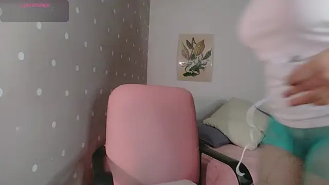 Snapshot of jane_madmax chatting on May 6, 2:44 pm jane madmax online show from May 6, 2:44 pm