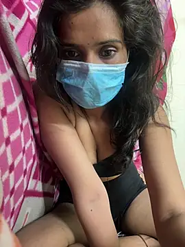 Snapshot of Kira105xxx chatting on August 8, 5:59 pm Kira105xxx online show from August 8, 5:59 pm