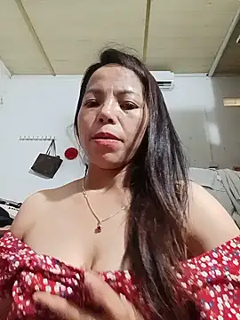 Snapshot of Sisi_dy02 chatting on August 3, 2:43 am Sisi dy02 online show from August 3, 2:43 am