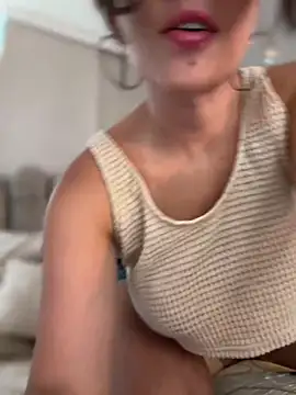 Snapshot of HannaBeckett chatting on July 8, 9:30 pm HannaBeckett online show from July 8, 9:30 pm