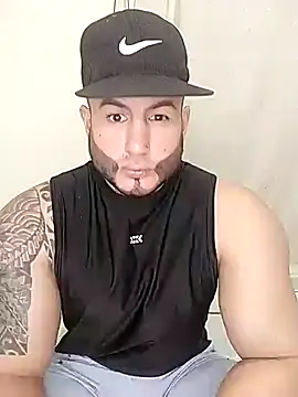 Snapshot of noamkamartinez chatting on August 6, 6:37 am noamkamartinez online show from August 6, 6:37 am