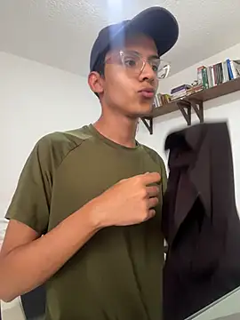 Snapshot of ItsVelour chatting on August 4, 5:59 pm ItsVelour online show from August 4, 5:59 pm