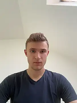 Snapshot of Jonass19 chatting on August 4, 4:31 pm Jonass19 online show from August 4, 4:31 pm