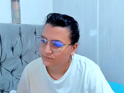 MARILYN GARCIA online show from January 14, 4:40 pm