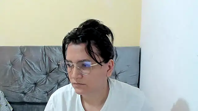 MARILYN GARCIA online show from January 30, 4:45 pm