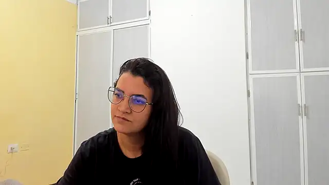 MARILYN GARCIA online show from March 13, 4:45 pm