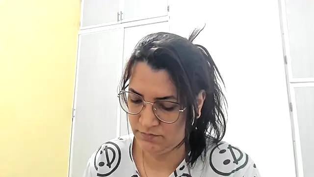 MARILYN GARCIA online show from March 18, 2:15 pm