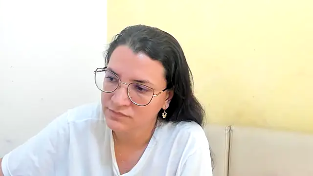 MARILYN GARCIA online show from April 11, 4:33 pm