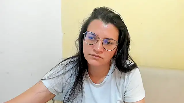 MARILYN GARCIA online show from April 29, 4:00 pm